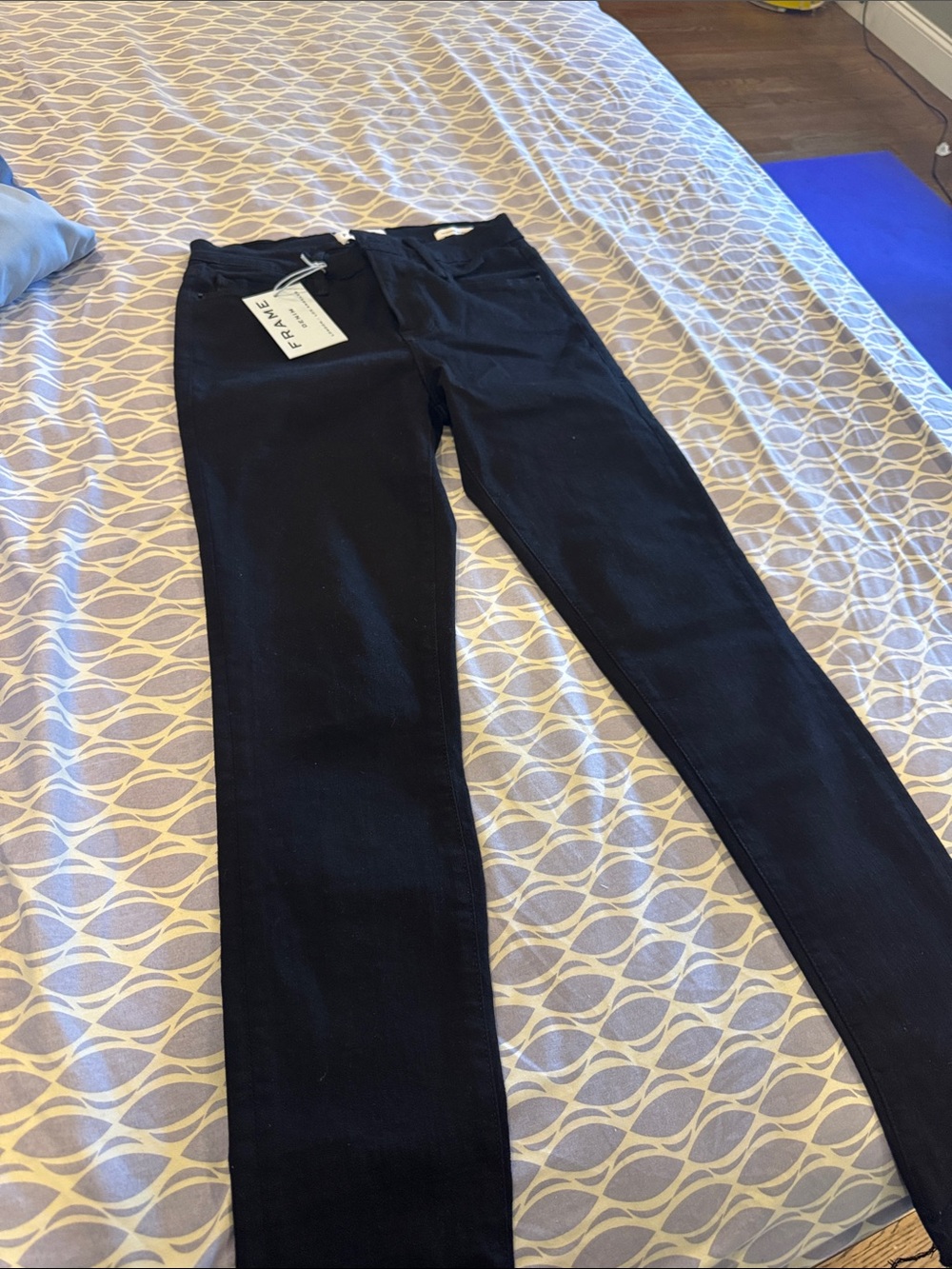Frame Denim Black Skinny Jeans — High-Rise Stretch